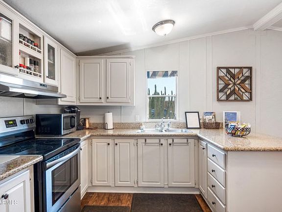 5th image of 278 N Pinal Dr