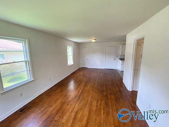 4th image of 2008 Blue Bird Ave NW