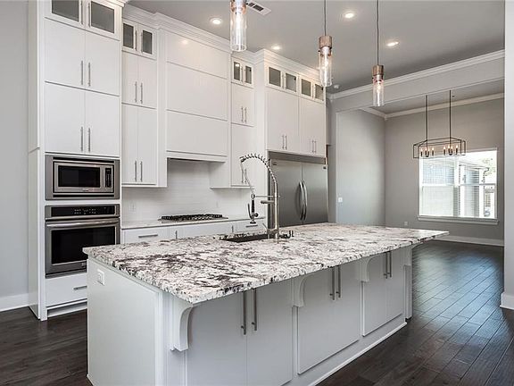 3rd image of 1301 Quailridge Way