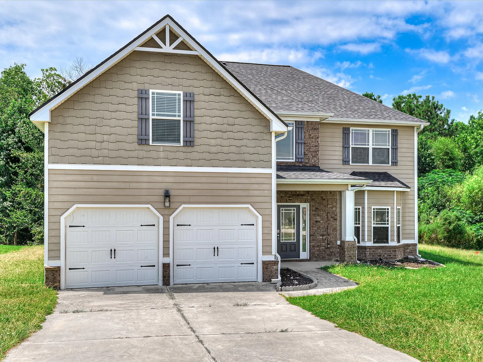 4 bed, 2.5 bath, 3130 sqft, $2,650 — Photo 2
