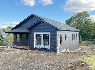 4 Elwell Pl, Danbury, CT 06810