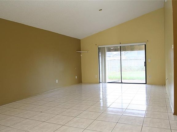 3rd image of 170 Sandalwood Dr