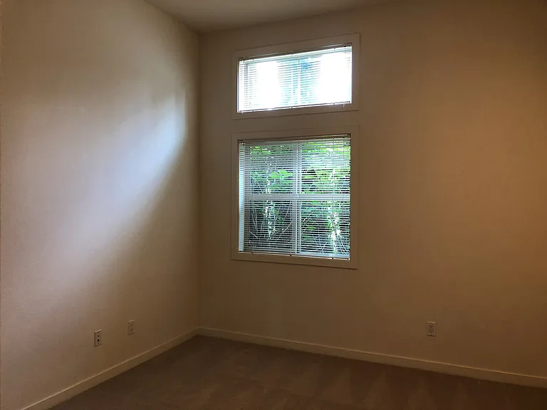 Newell Court Apartments, downtown Mercer Island — Photo 36