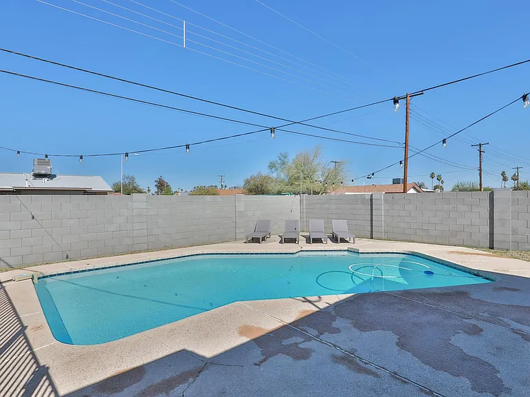 W Jasmine St — Photo 15