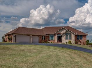 1687 Hart Ln, Nixa, MO 65714