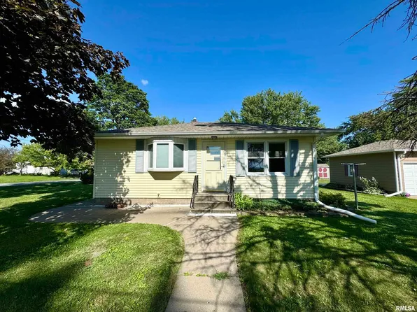 13603 139th St W, Taylor Ridge, IL 61284