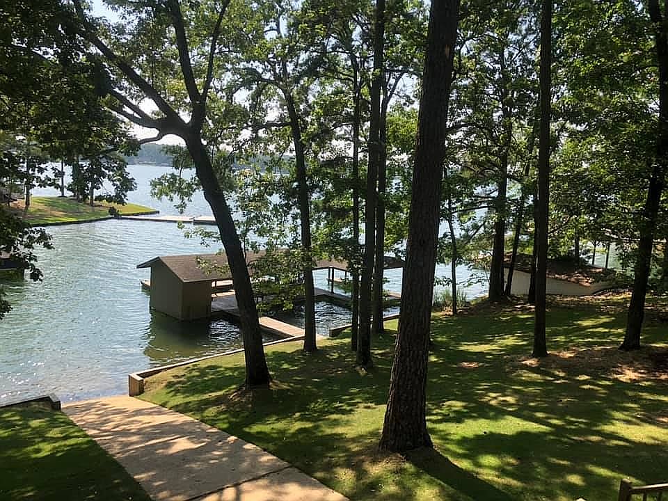 1st image of 39 Kingswood Cir