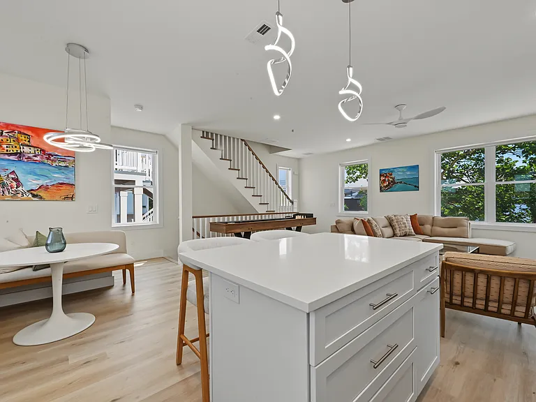 113 N Brighton Ave — Photo 11