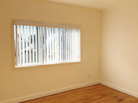 3rd image of 1601-1621 NE Killingsworth St #2