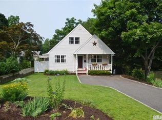 31 Kelsey Ave, Huntington Station, NY 11746