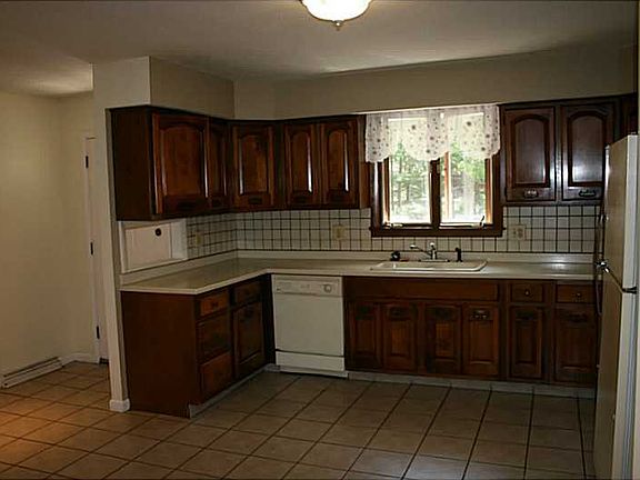 2nd image of 12 Greenwood Ln