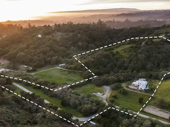 365 Race Horse Ln, Watsonville, CA 95076