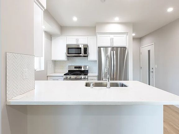 3rd image of 3903 W 27th St #3