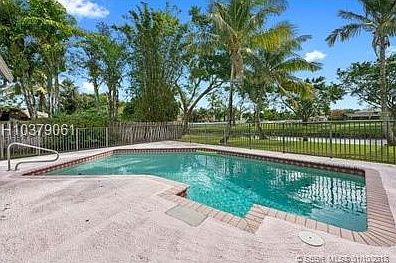 4th image of 9680 NW 10th St