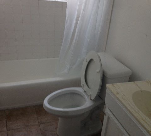 4th image of 13115 Oxnard St APT 06