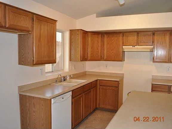 5th image of 2624 N 123rd Ave