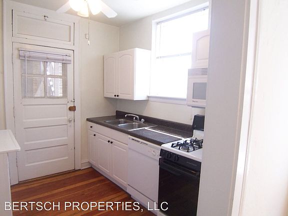 3rd image of 3645 N Greenview Ave APT 2C