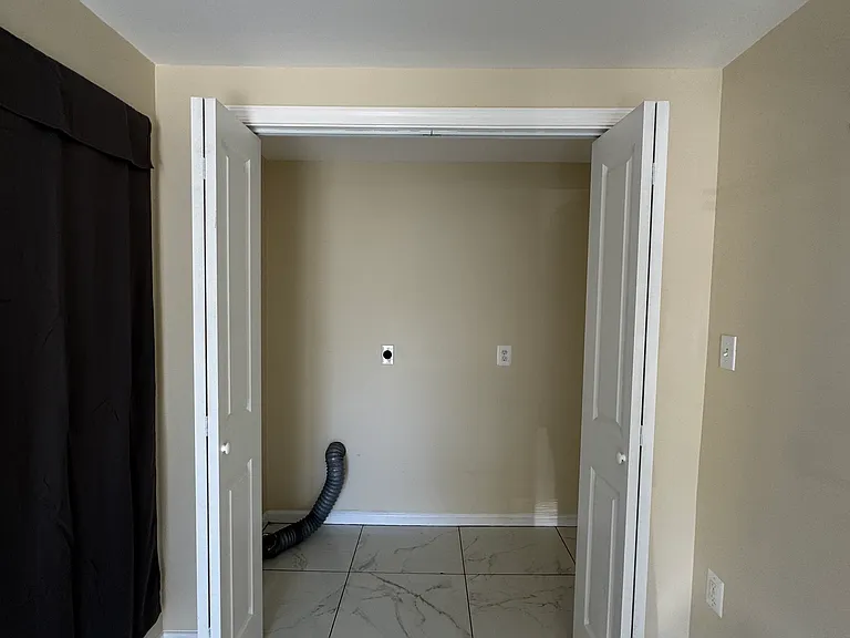2427 Wythe Ave — Photo 34