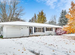 54689 Merry Dr, Elkhart, IN 46516