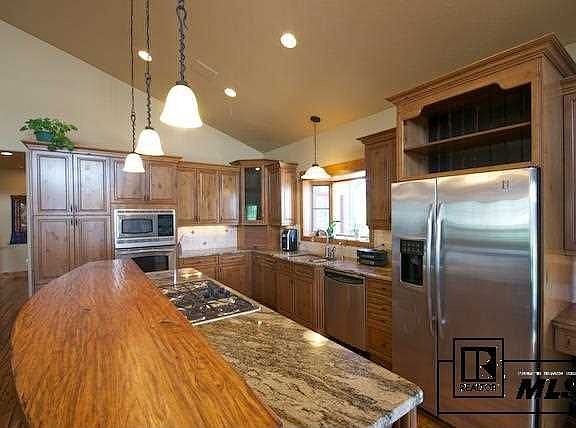4th image of 27665 Silver Spur St