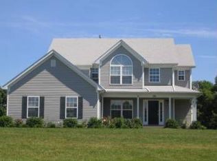 196 Peterson Dr, Taylorsville, KY 40071