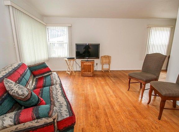 5th image of 8495 N 51st St
