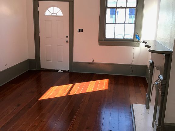 4th image of 2220 Urquhart St