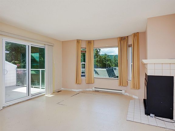 3rd image of 930 Josephine Rd #5