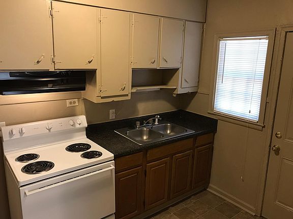 2nd image of 403 W Sunset Ave #B