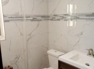 75-22 192nd St, Fresh Meadows, NY 11366