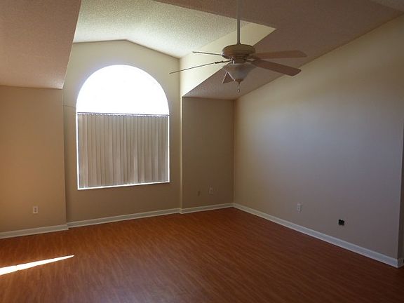 4th image of 5040 Carter St