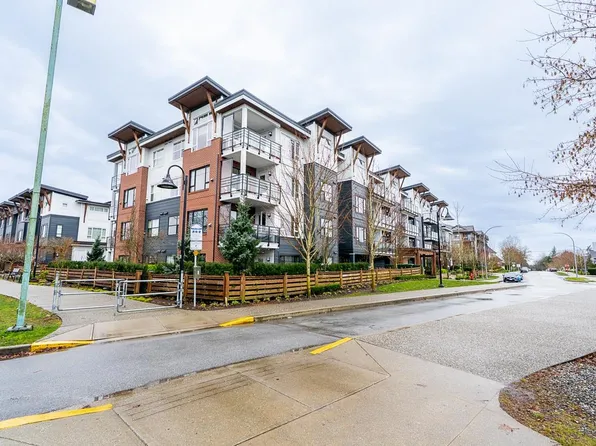 22136 49th Ave #204, Langley, BC V3A 0M8