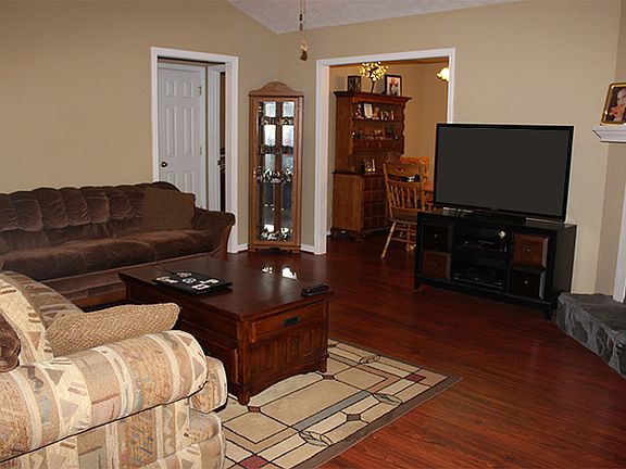 2nd image of 53 Sandstone Ln