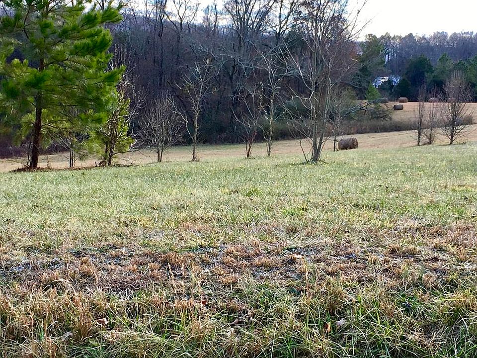 2nd image of 455 Pond Hill Rd