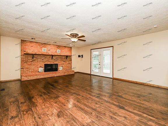4th image of 7055 Taywood Rd