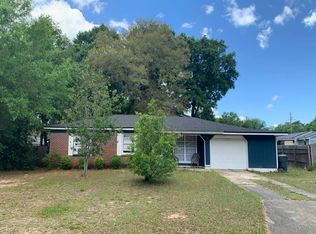 5725 Hickory St, Milton, FL 32570