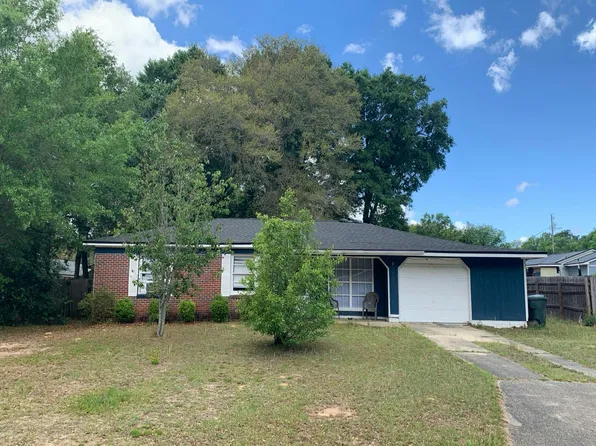 5725 Hickory St, Milton, FL 32570