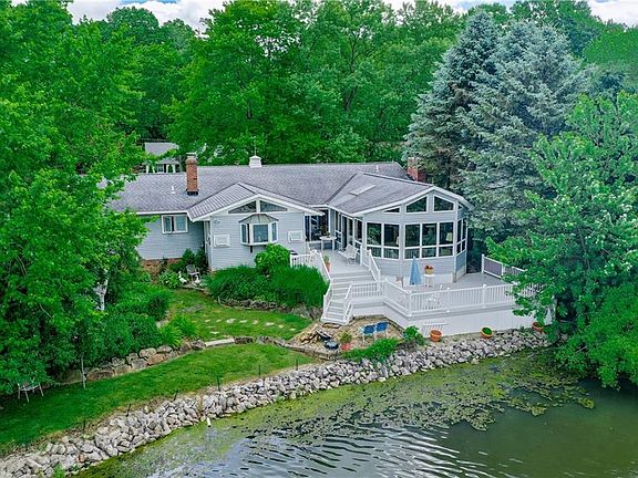 3rd image of 8130 Cherry Ln