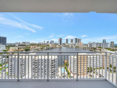 427 Golden Isles Dr APT 16H, Hallandale Beach, FL, 33009