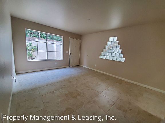 2nd image of 665 Ascot Dr Unit 4