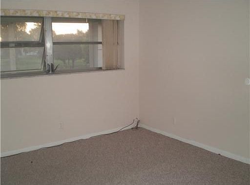 4th image of 1100 Hillcrest Ct APT 306