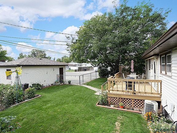 2nd image of 2446 Terry Ave