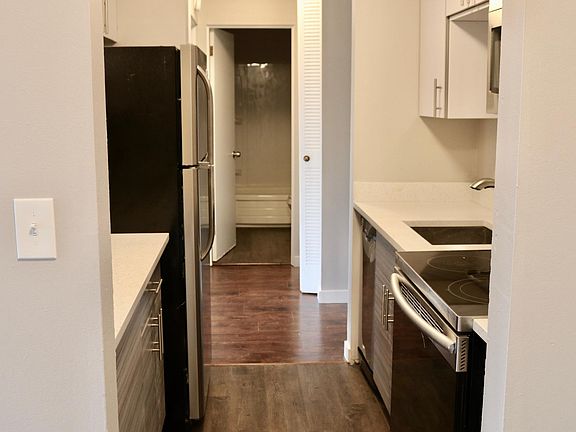 5th image of 1401 E Harrison St APT 205