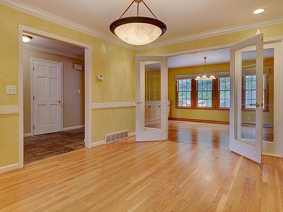 5th image of 4091 Fairfax Dr