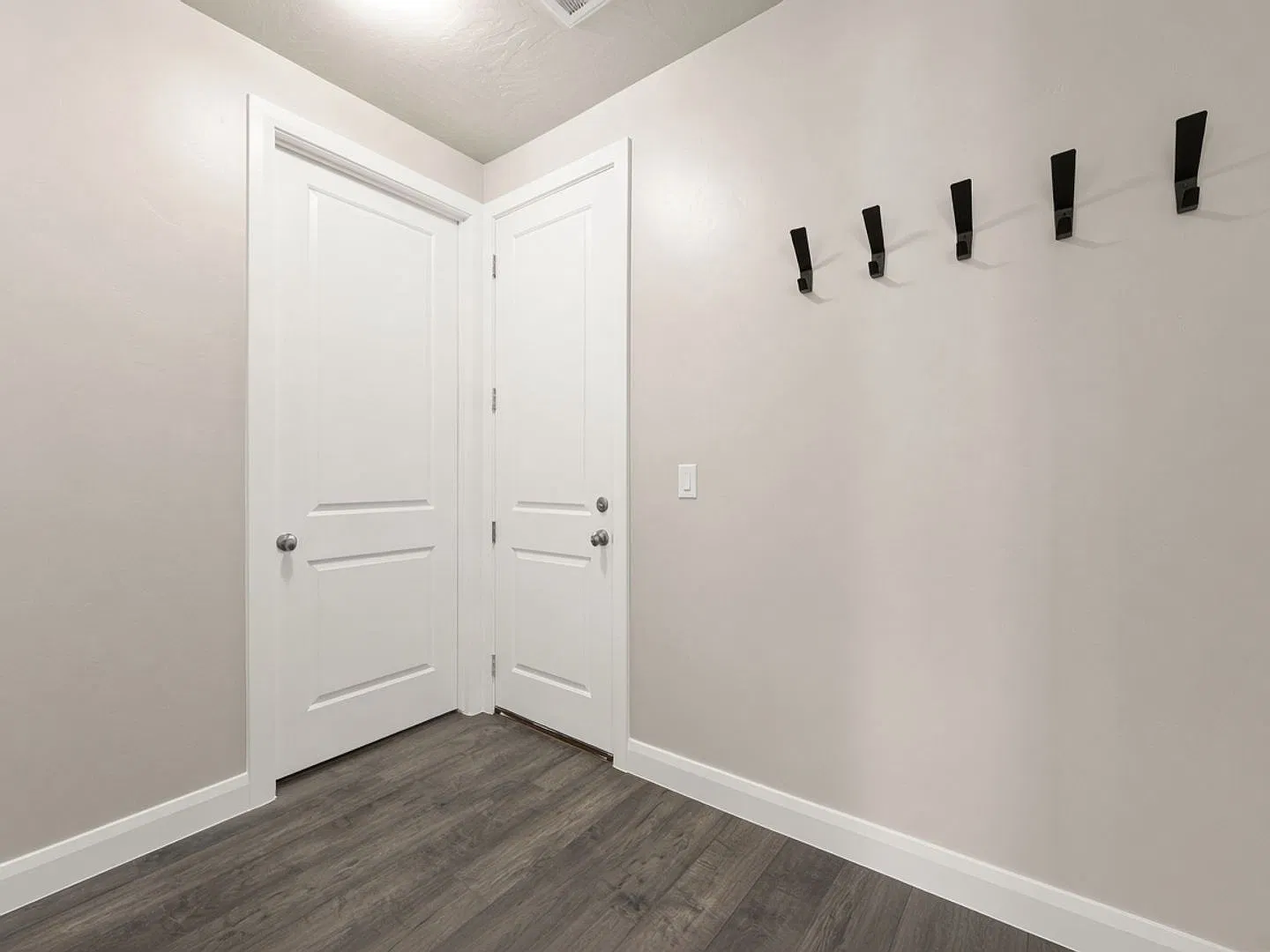 4 bed, 2.5 bath, 1908 sqft, $2,700 — Photo 4