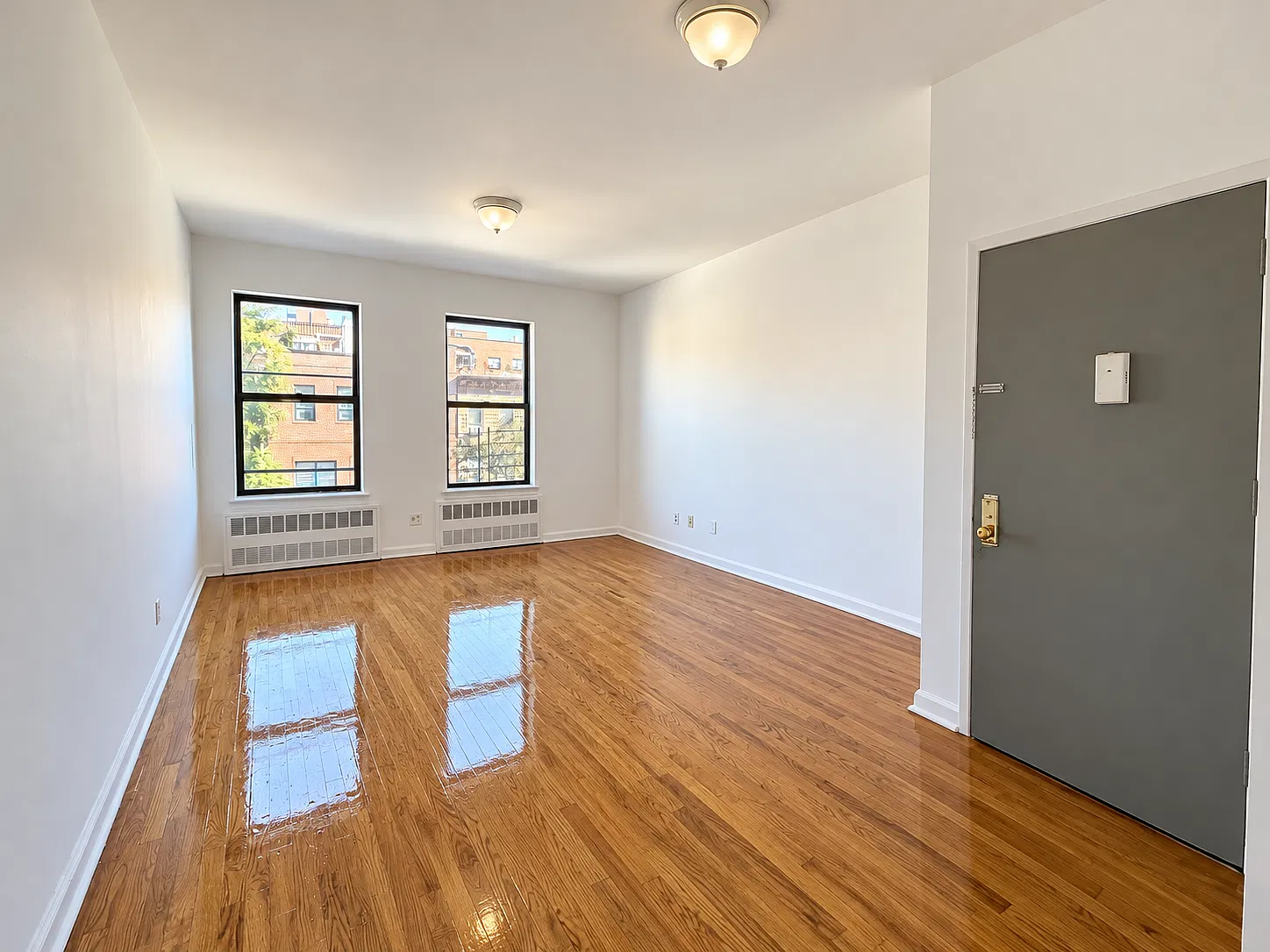 100 Franklin Avenue — Photo 1