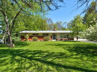 32 Pine Ridge Rd, Poughkeepsie, NY 12603