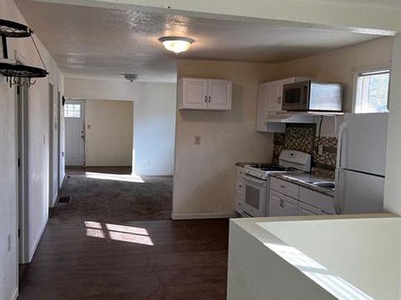 5th image of 232 W Grant St