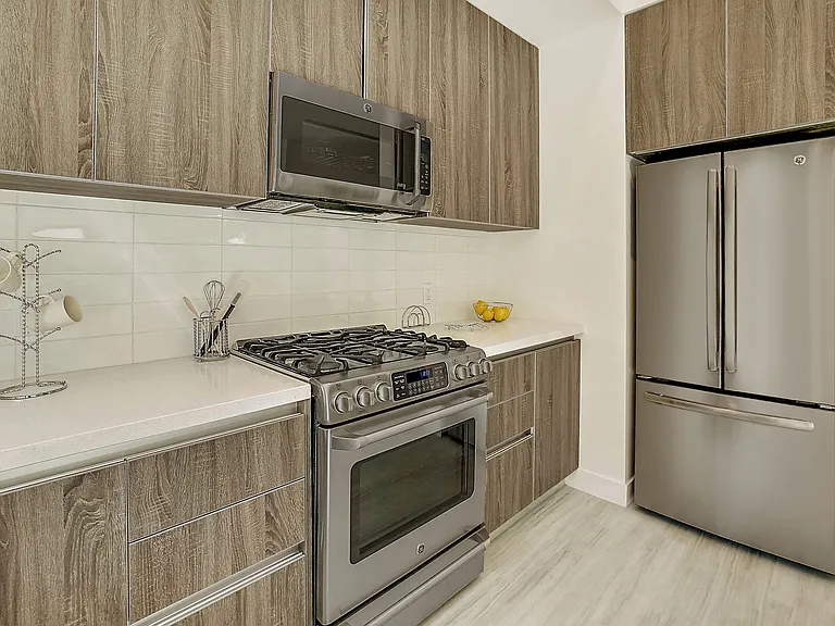 Residences at Village Walk — Photo 71