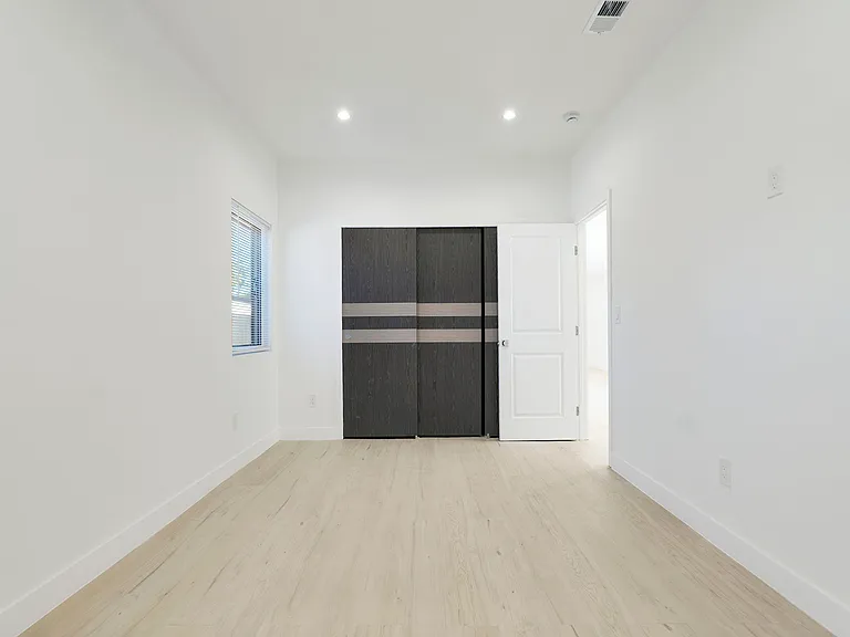19715 Chase St — Photo 17